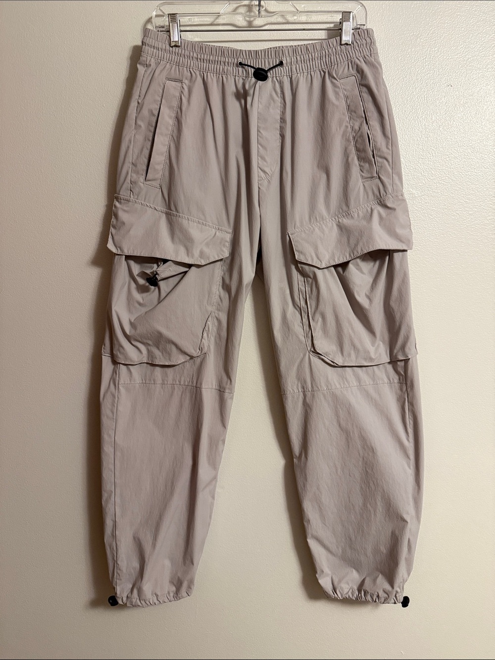 H&M Women’s Light Beige Cargo Joggers